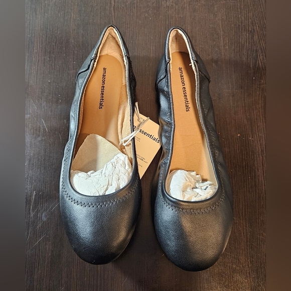 Amazon Essentials black leather Belice Ballet slip on flats - Picture 4 of 9